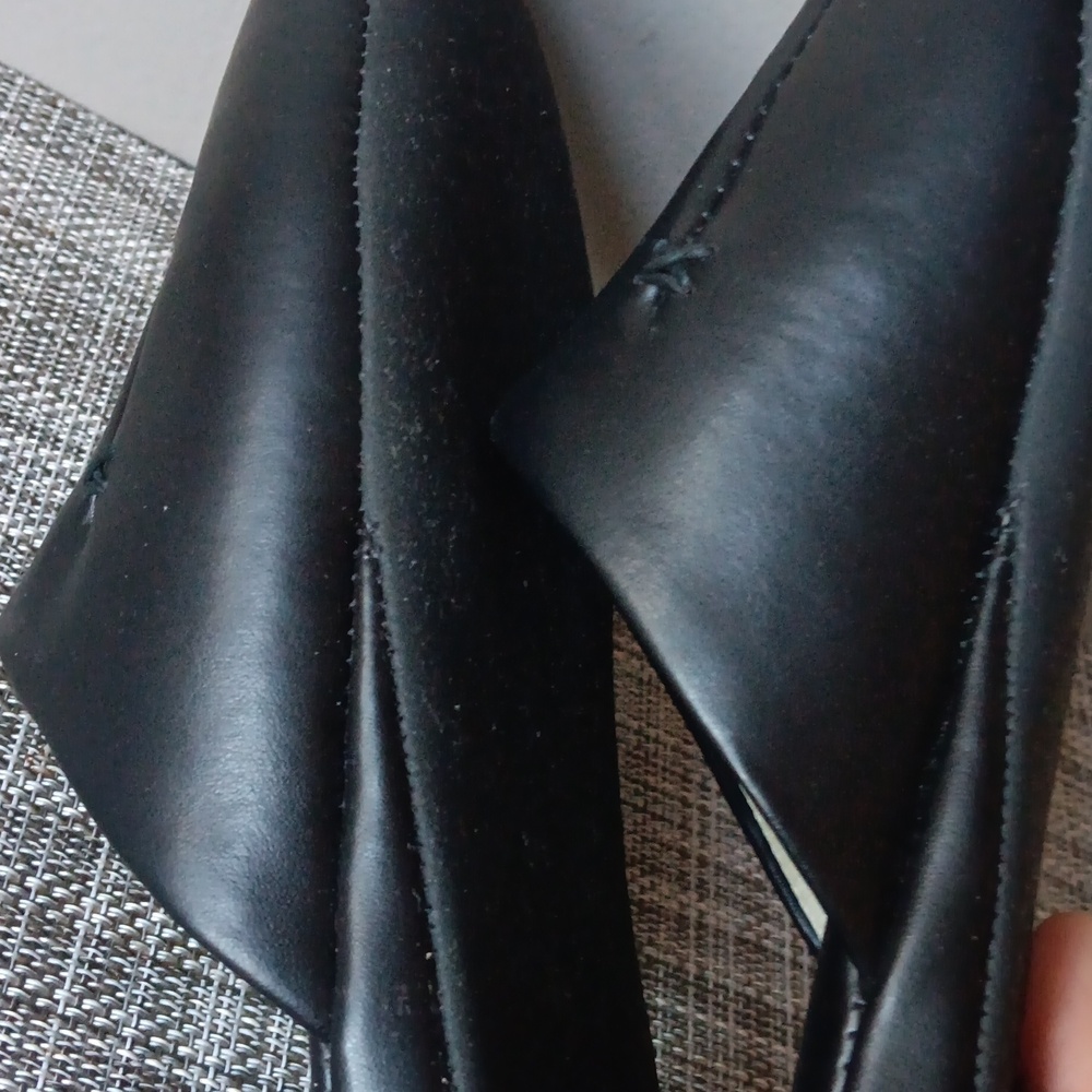 L.B. Evans Men's Black Slippers - Picture 5 of 7